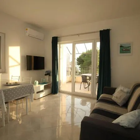 Ana - Two Bedroom A4 *