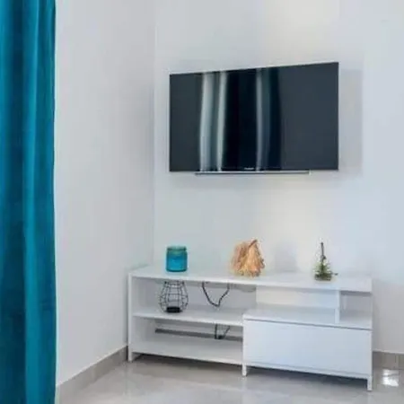 Ana - Two Bedroom A4 *