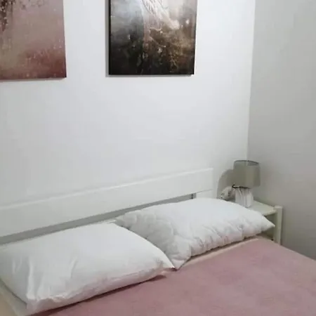 Ana - Two Bedroom A4 アパート