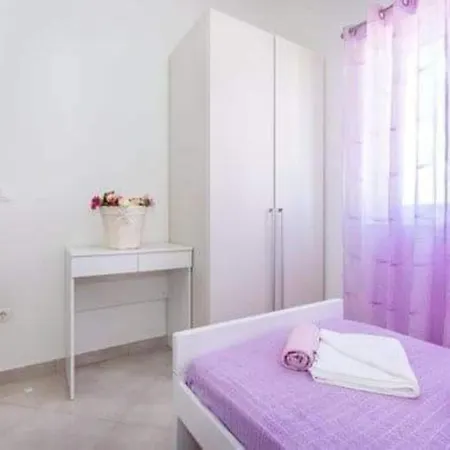 Ana - Two Bedroom A4 アパート